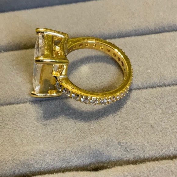 Gold plated sterling silver ring with large rectangular stone - Picture 4 of 5